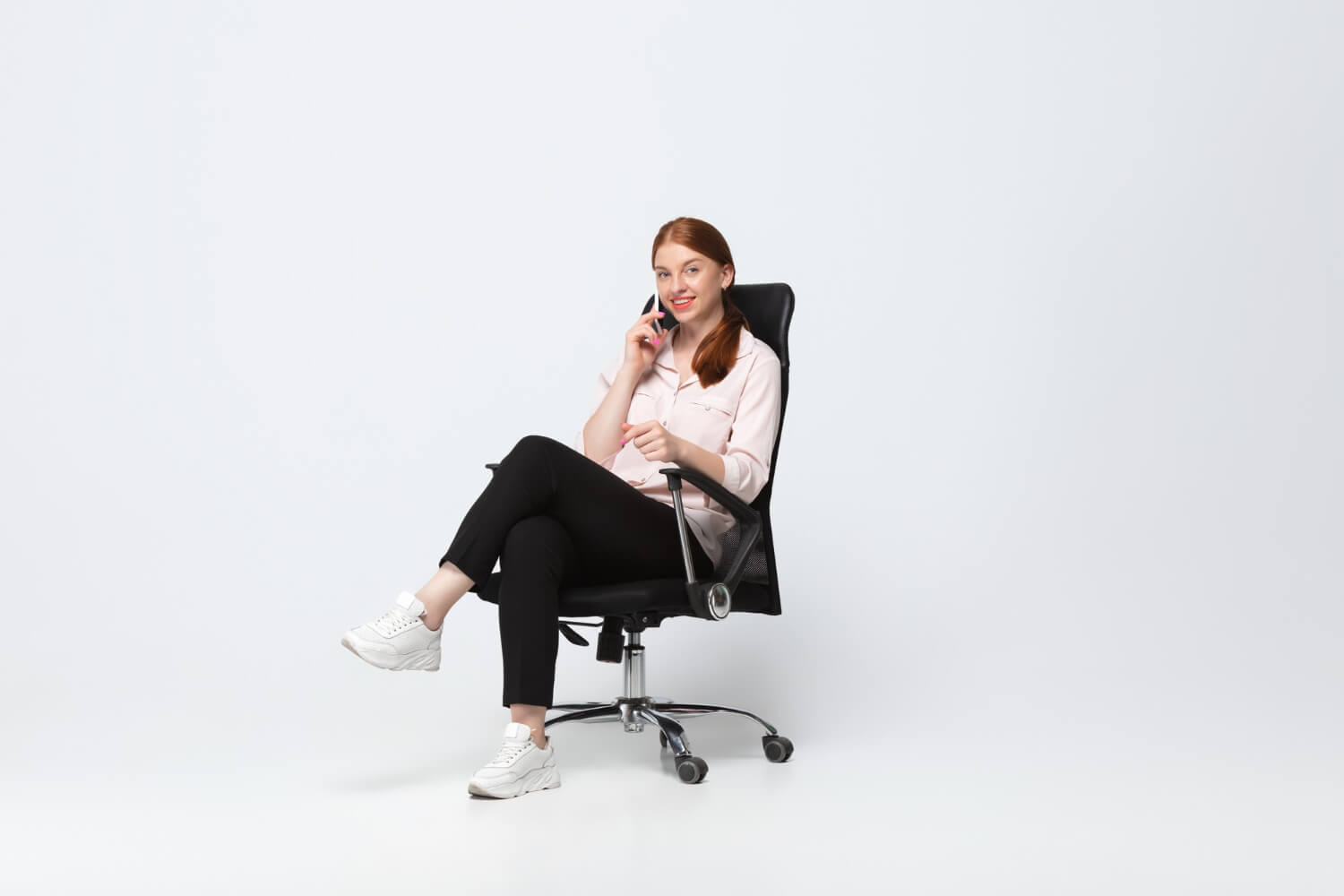 What to Look for in the Best Office Chair for a Tall Person